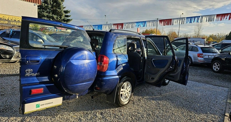 Toyota RAV4 cena 23900 przebieg: 240000, rok produkcji 2004 z Limanowa małe 631